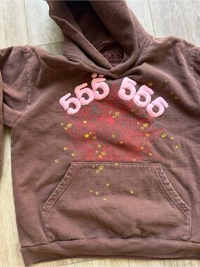 Sp5der Brown Hoodie with Pink '555' Graphic by